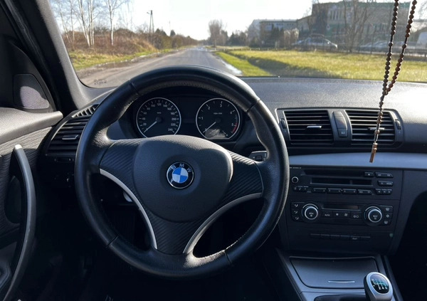 BMW Seria 1 cena 16700 przebieg: 208000, rok produkcji 2008 z Pabianice małe 326